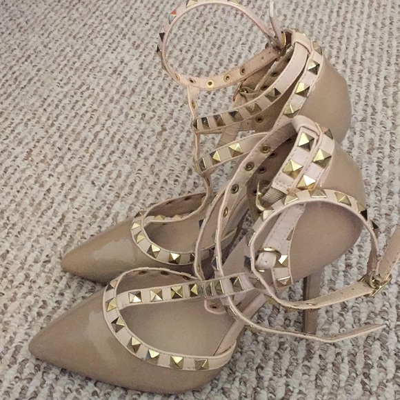 Very good condition worn once Rock Studded Pumps 7 - Picture 2 of 7